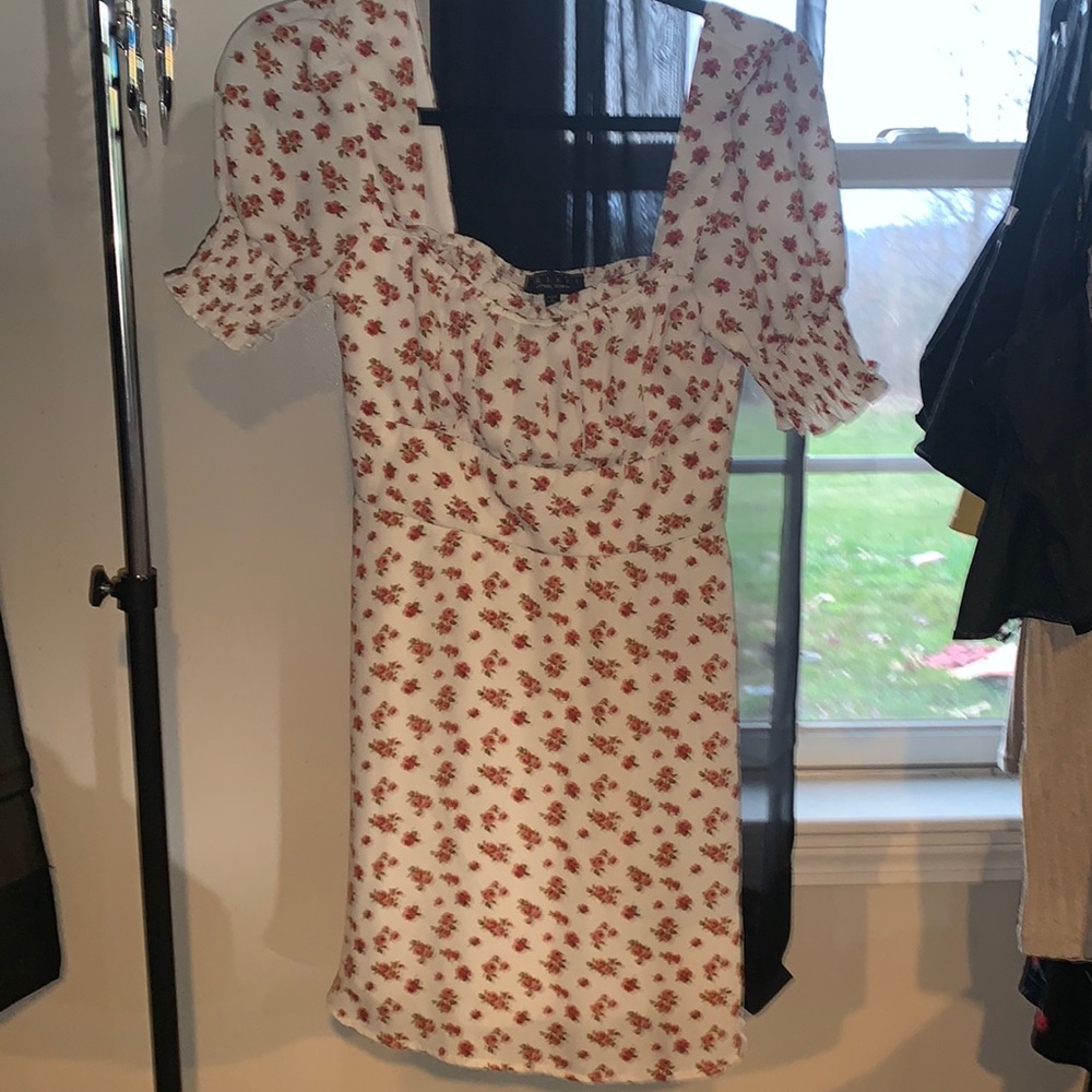 Flower printed dress. Size small